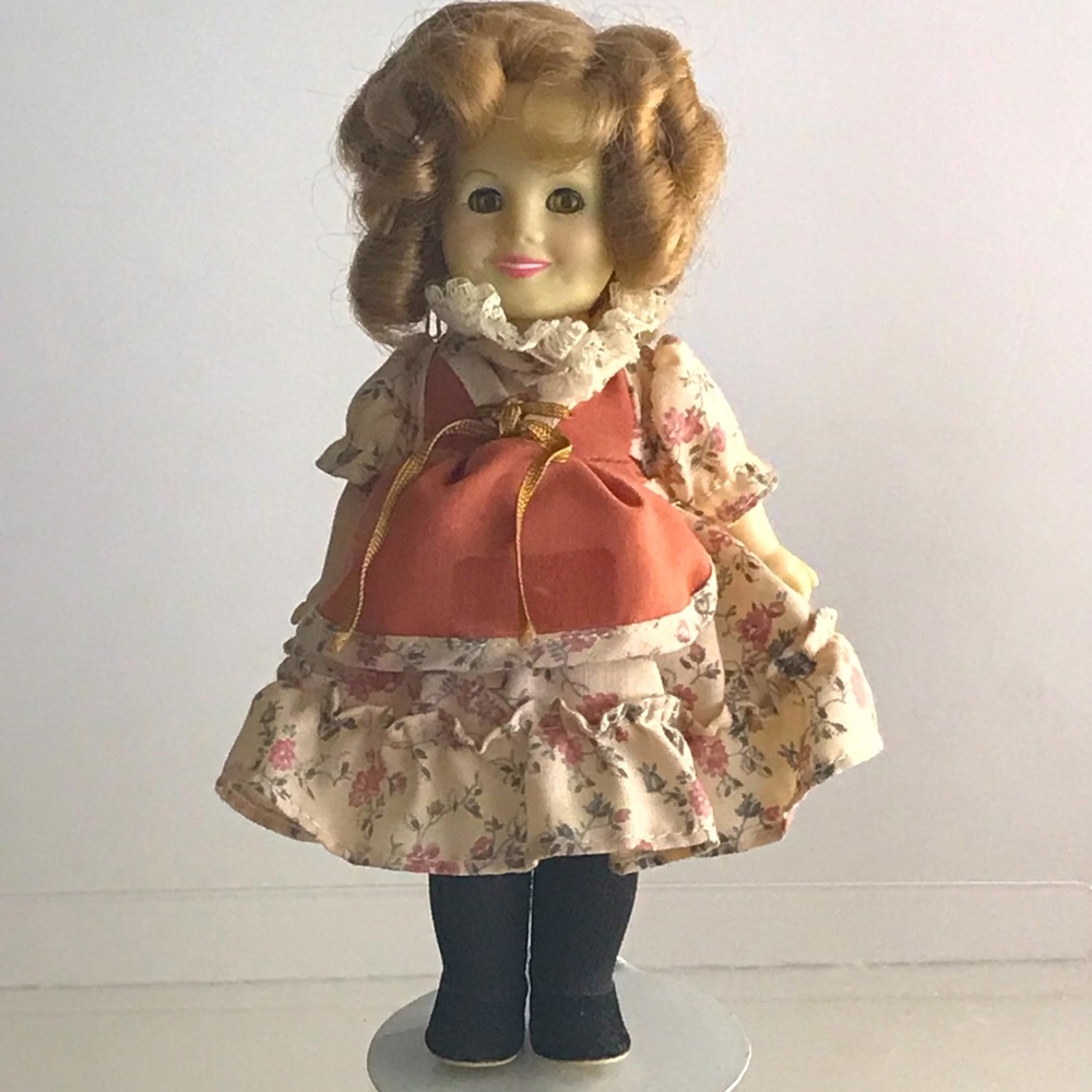 IDEAL 1982 Shirley Temple Doll - Suzannah Of The Mounties - Division of CBS Ind.